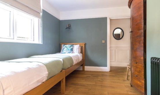 flora_apartment_Whitby_boutique_accommodation_Whitby