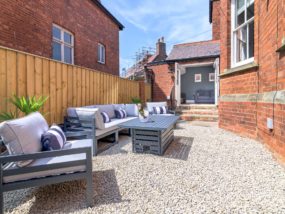 flora_apartment_Whitby_boutique_accommodation_Whitby